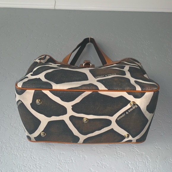 Dooney and Bourke bag - Picture 5 of 8